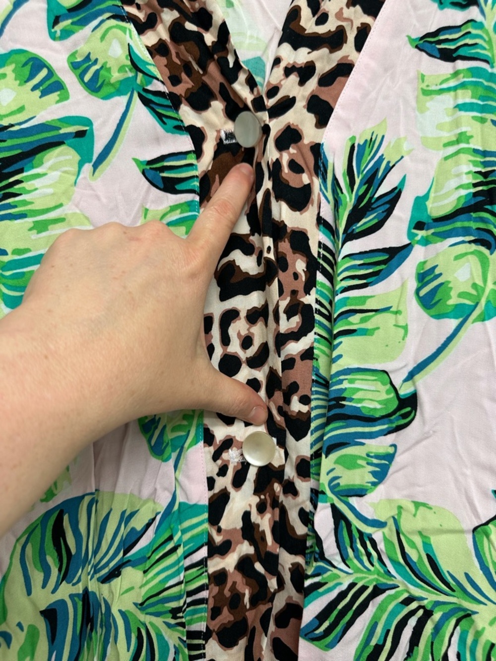 VENUS Tropical Leaf Robe - Picture 3 of 5